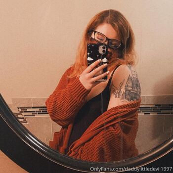 Scarlet / daddylittledevil1997 / daddylittledevi nude photo #32