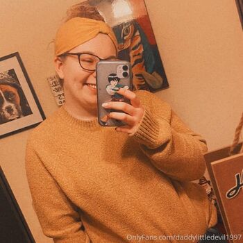 Scarlet / daddylittledevil1997 / daddylittledevi nude photo #37