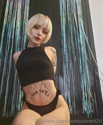 Nicole / daddysbrat420 nude photo #13