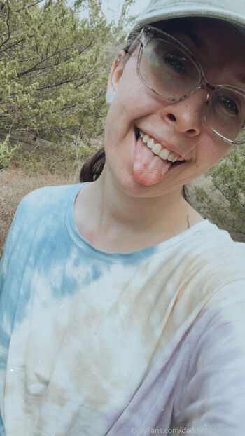 Kat / daddyslittlegirl666 nude photo #1