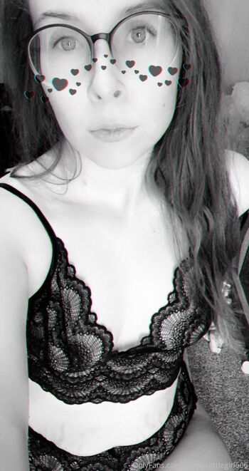 Kat / daddyslittlegirl666 nude photo #19