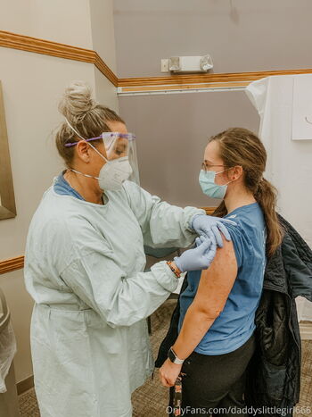 Kat / daddyslittlegirl666 nude photo #34