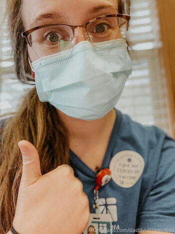 Kat / daddyslittlegirl666 nude photo #35