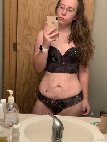 Kat / daddyslittlegirl666 nude photo #38