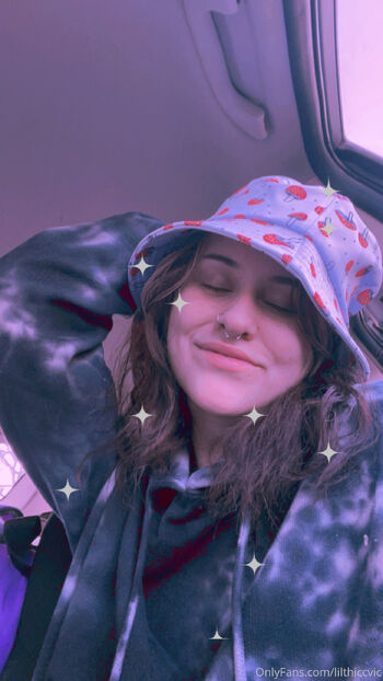 Victori / daggerbootyfree nude photo #28