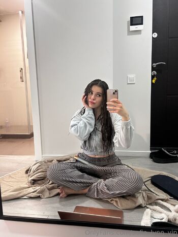 Sofia Lynn / daily_sofi nude photo #3