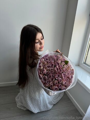 Sofia Lynn / daily_sofi nude photo #15