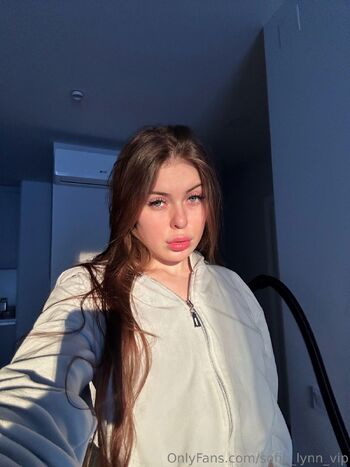 Sofia Lynn / daily_sofi nude photo #16