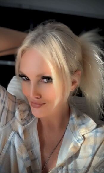 Daisy Hotwif / daisy_hotwife / daisylicious305 nude photo #7