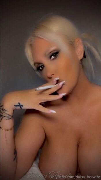 Daisy Hotwif / daisy_hotwife / daisylicious305 nude photo #15