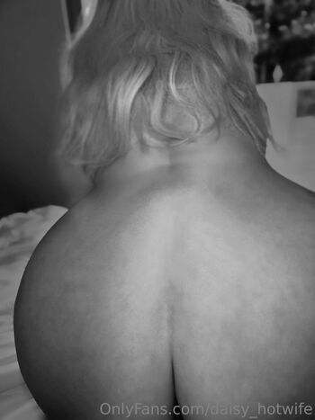 Daisy Hotwif / daisy_hotwife / daisylicious305 nude photo #19