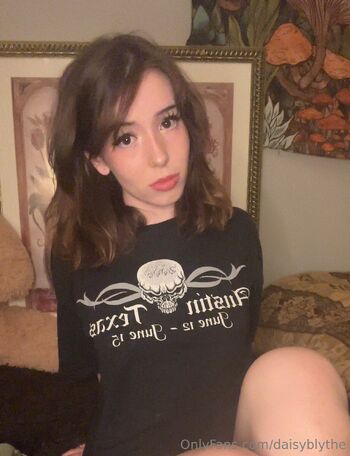 daisy blyth / daisyblythe / daisyblythelol nude photo #2