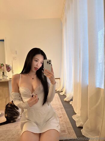 Daisy / daisydslee nude photo #7