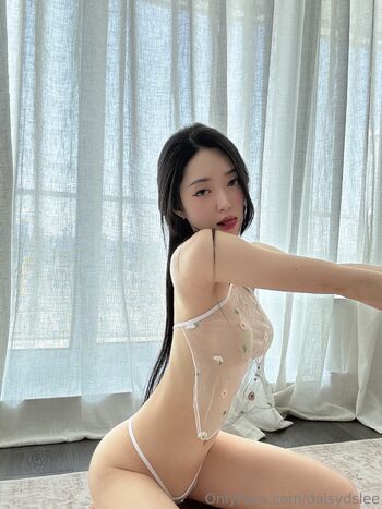 Daisy / daisydslee nude photo #17