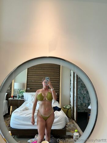 Daisy Har / daisyharttt nude photo #32