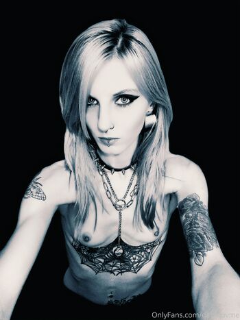 Daisy Lov / daisyluvme nude photo #12