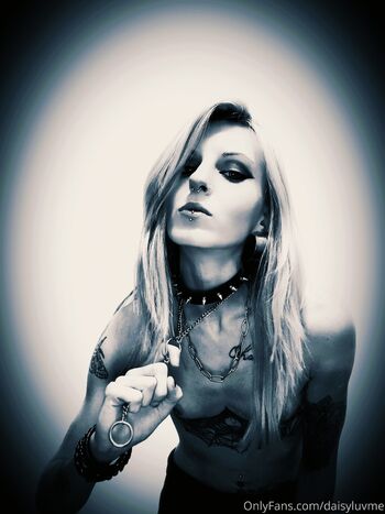 Daisy Lov / daisyluvme nude photo #16