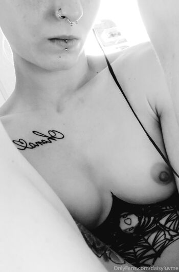 Daisy Lov / daisyluvme nude photo #32
