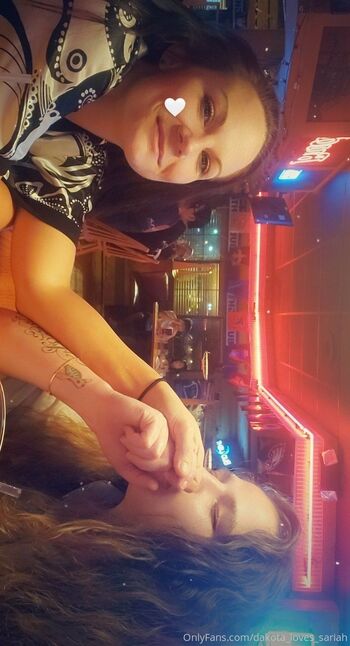 Dakota Sky / dakotaaskyee nude photo #2