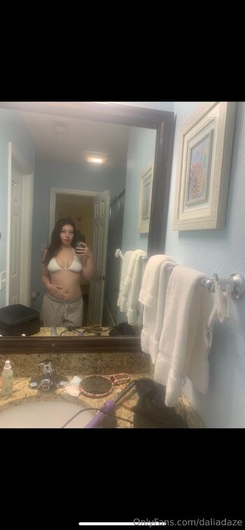 Dalia / daliadaze nude photo #28