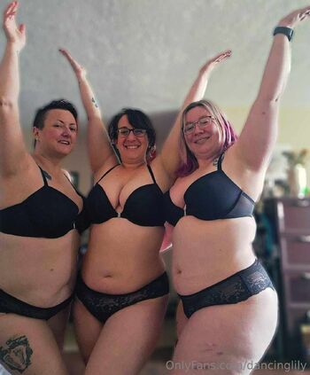 Lilit / dancinglily nude photo #7