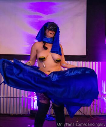 Lilit / dancinglily nude photo #9