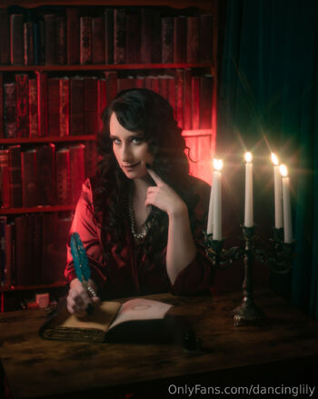 Lilit / dancinglily nude photo #19