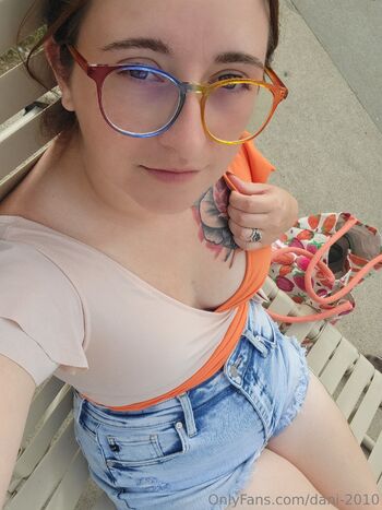 Dan / dani-2010 nude photo #5