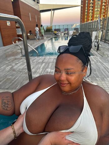 Dan / dani.the.succubus nude photo #17