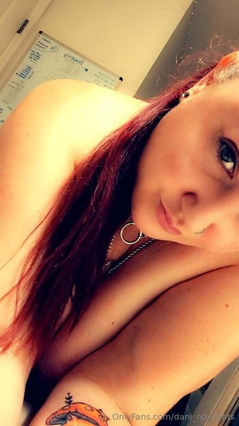 Dani_no_pant / dani_no_pants nude photo #14