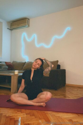 Daniela / dani_purrre / dani.pure1 nude photo #10