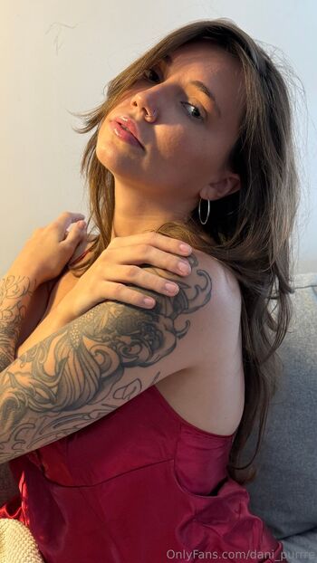 Daniela / dani_purrre / dani.pure1 nude photo #17