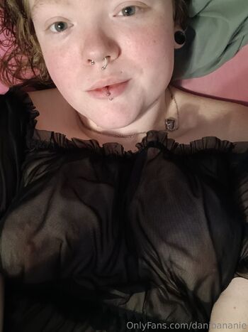 Danibanani / danibananie / danibananie1997 / danibananie777 nude photo #10