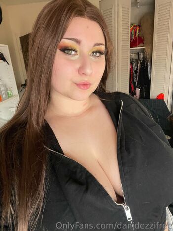 dani dezzi CHECK YOUR DMS / danidezzifree / dani.is.offline / daniisonline / daniisoffline / daniislivestreaming nude photo #17