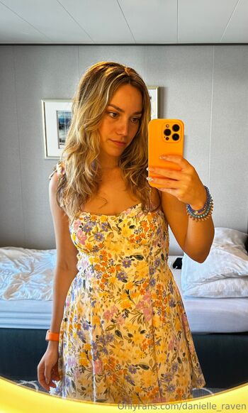 Daniell / danielle_raven nude photo #11