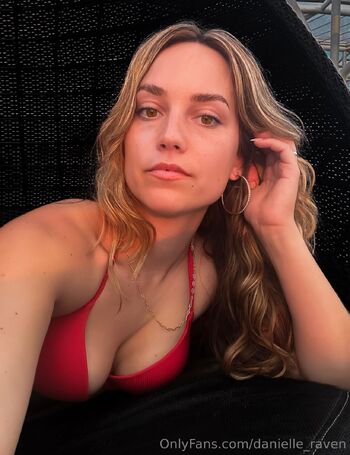 Daniell / danielle_raven nude photo #12