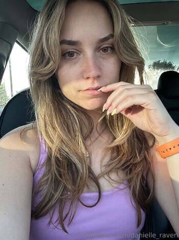 Daniell / danielle_raven nude photo #17