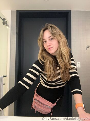 Daniell / danielle_raven nude photo #24