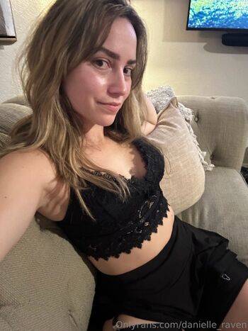 Daniell / danielle_raven nude photo #37