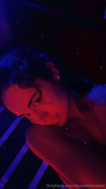 Danielle Nicol / daniellenicollee nude photo #16