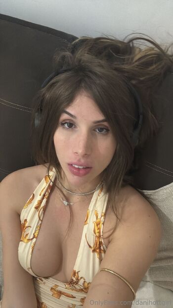 Dani Berr / danihottgirl nude photo #2