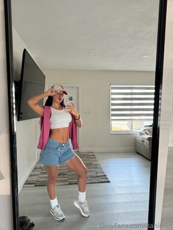Dani / daniihiin / thedanihin / danihin24 nude photo #8