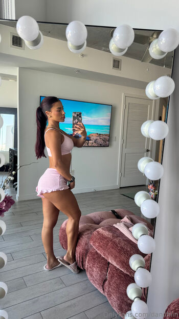 Dani / daniihiin / thedanihin / danihin24 nude photo #23