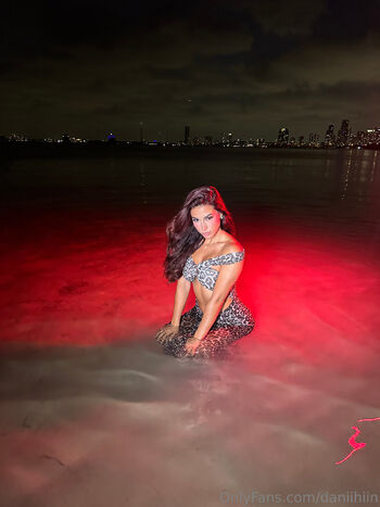 Dani / daniihiin / thedanihin / danihin24 nude photo #25