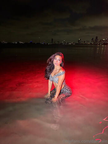 Dani / daniihiin / thedanihin / danihin24 nude photo #26
