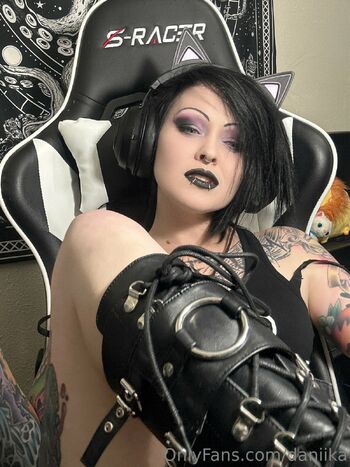 Daniik / daniika nude photo #9