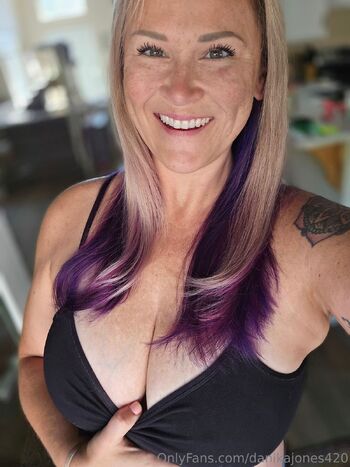 Danik / danikajones420 nude photo #44