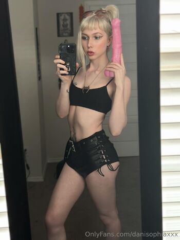 Dani Sophi / danisophiaxxx nude photo #12