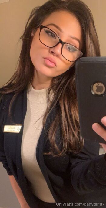 Danie / danygirl87 nude photo #2