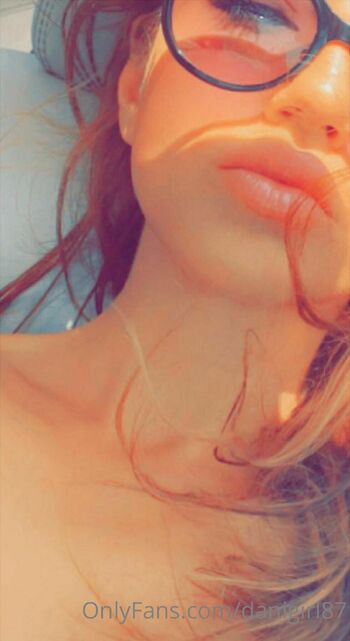 Danie / danygirl87 nude photo #34